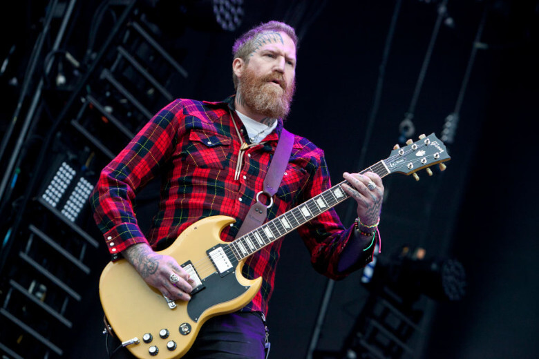 Brent Hinds mit seiner Gibson SG Standard