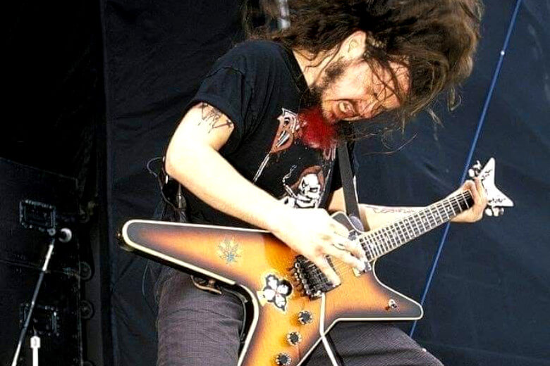 Dimebag Darrell mit seiner Dean Guitars ML 79 Floyd Flame Maple TBZ