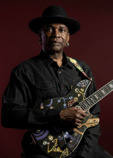 Vernon Reid mit seiner Reverend Totem Talisman Signature
