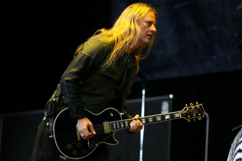 Jerry Cantrell mit seiner Gibson Les Paul Custom Ebony GH