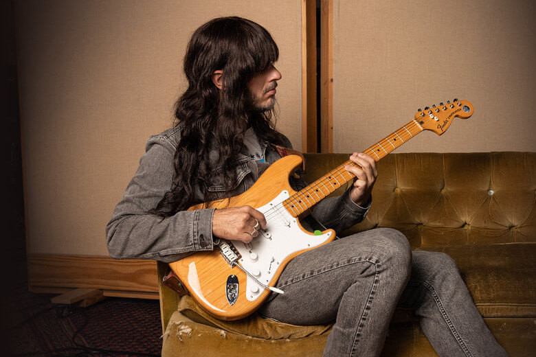 Mark Speer mit seiner Fender Mark Speer Stratocaster<sup>®</sup>