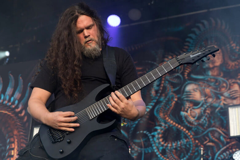 Mårten Hagström mit seiner Ibanez M80M