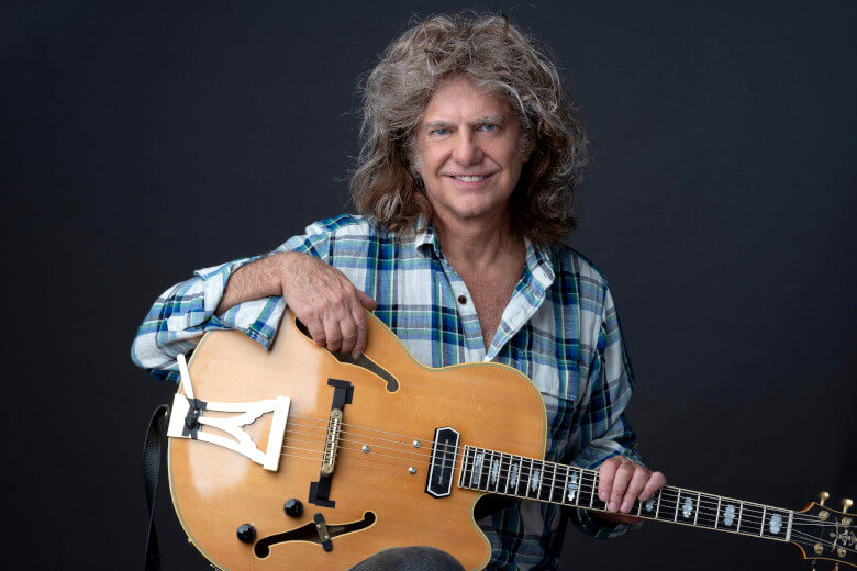 Pat Metheny mit seiner Ibanez PM3C-NAL